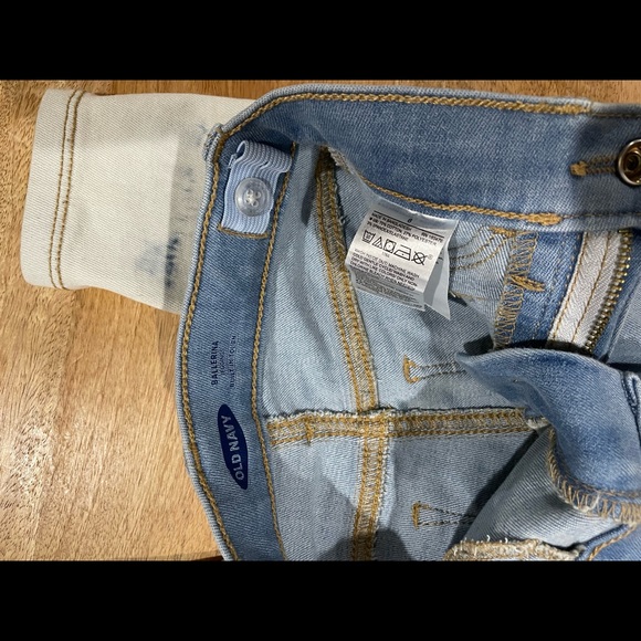 Old Navy - Little Girl Two-Toned Denim - Picture 4 of 5